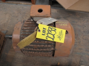 MOTOR, ELECTRIC TYPE, 10 HORSEPOWER, 460V 60HZ ELEC RATING, 1800 RPM, 215T FRAME, 13.5 AMPS, TEFC-XT ENCLOSURE, CONTINUOUS DUTY, 1.0 SERVICE FACTOR, 1-5/16" DIA SHAFT. ONE SIZE OVERSIZED CONDUIT BOX, SPECIAL FINISH, 4 FT MOTOR LEADS, REBUILT, PART # 24YF281034 (W-44) LOADING & HANDLING FEE $15-